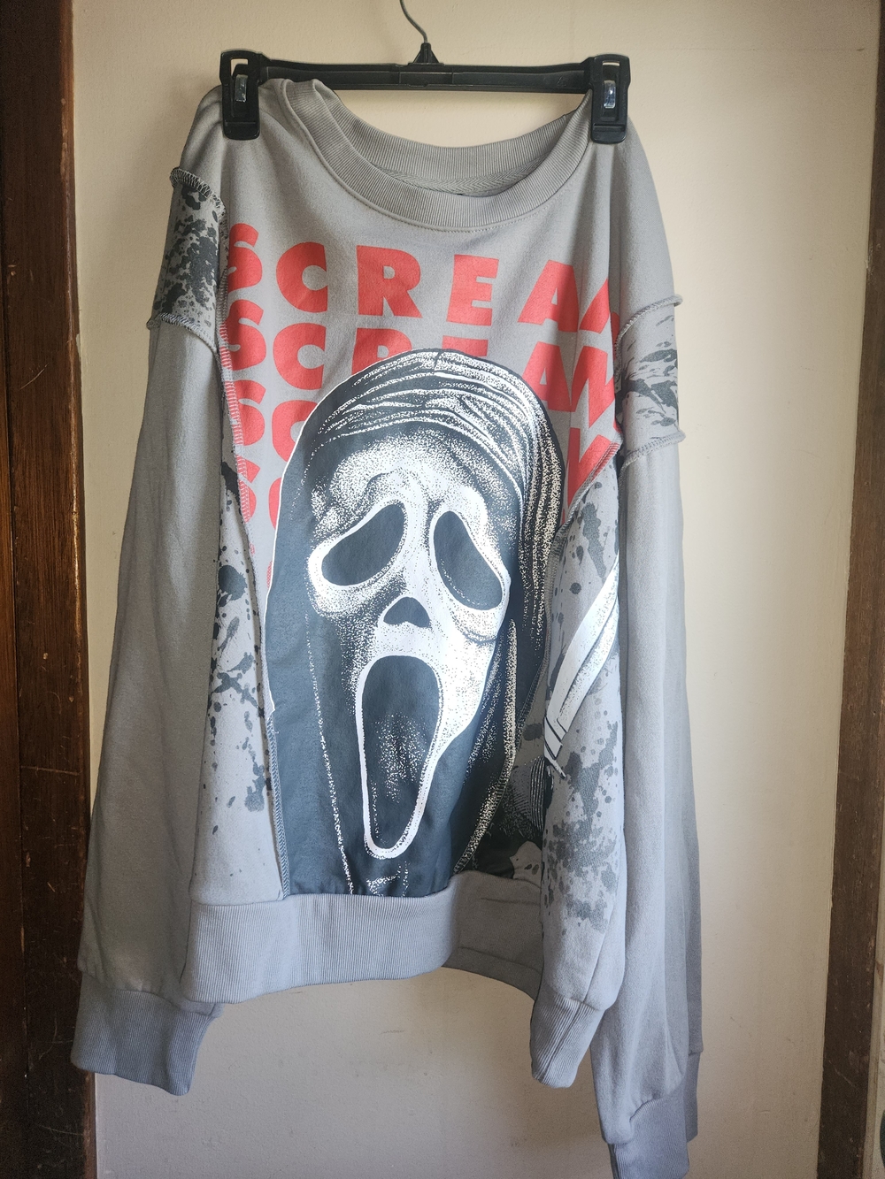 Grey Graphic Crewneck Sweatshirt with Red 'Scream' Text